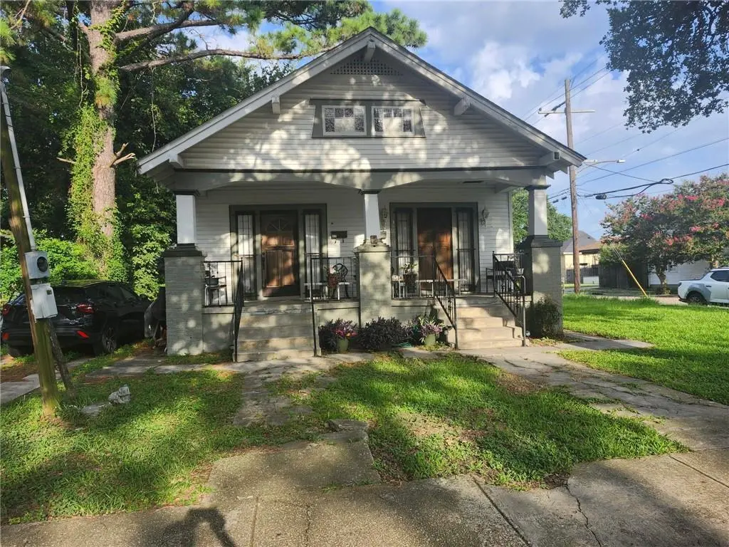 3826 28 Franklin Ave