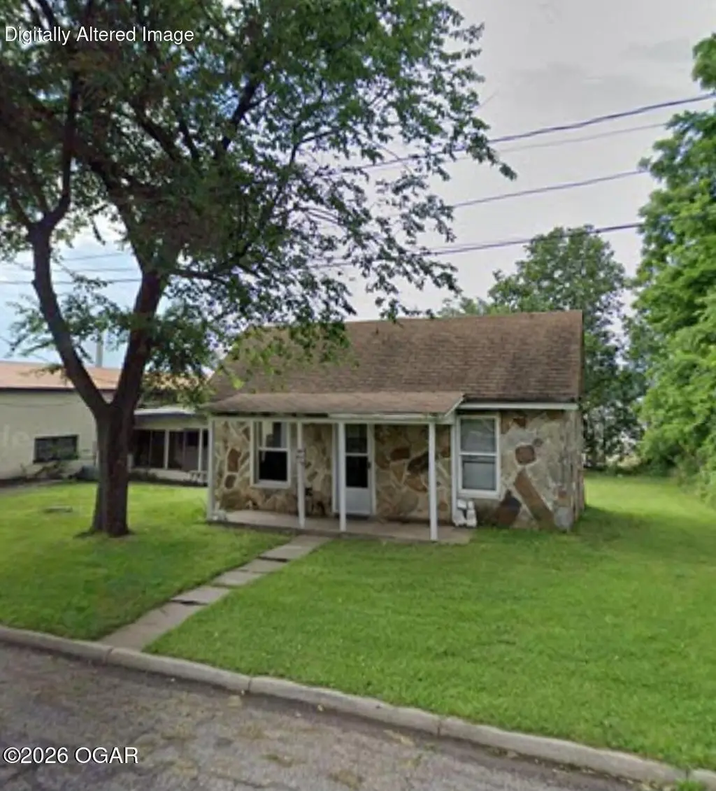 211 Main St