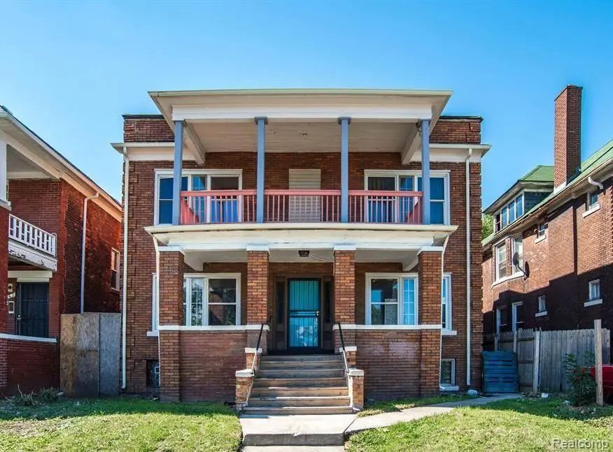 1565 W Grand Blvd