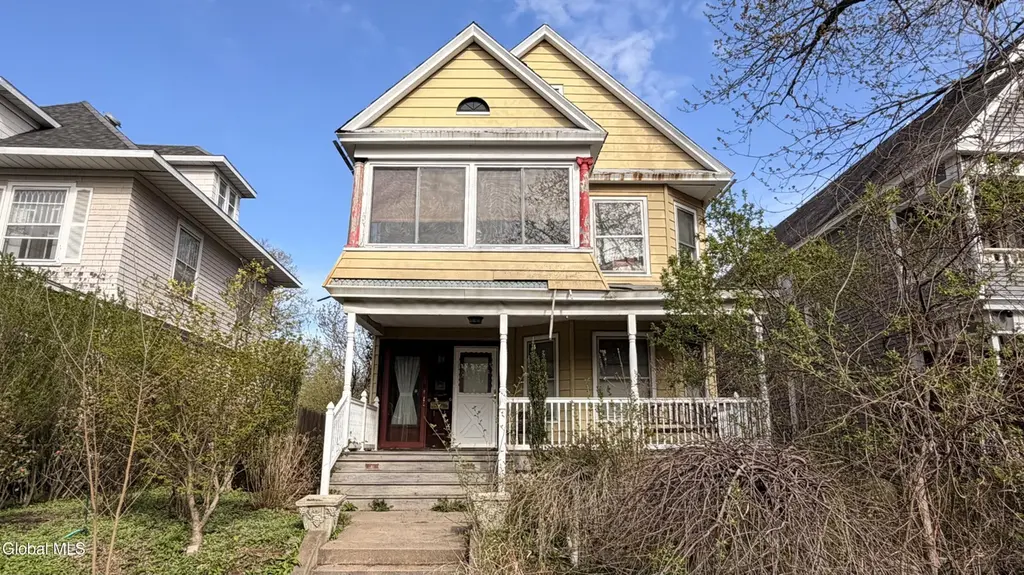 1362 Parkwood Blvd