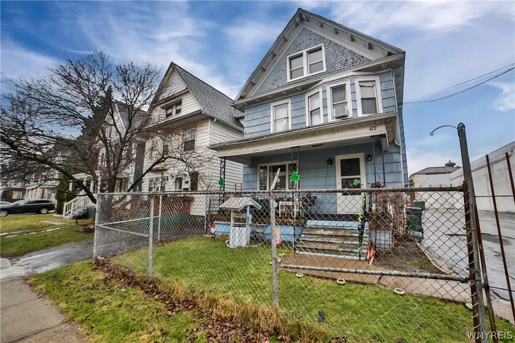 422 Marilla St