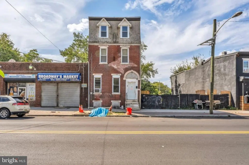 1715 S Broadway