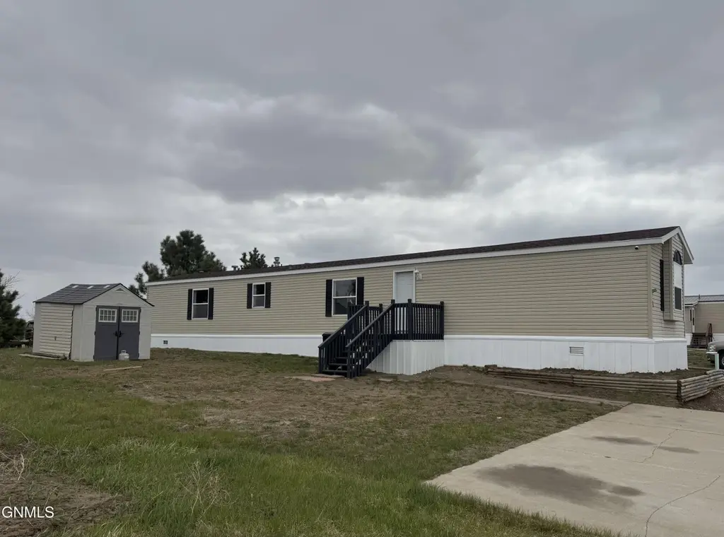 306 Hawk St