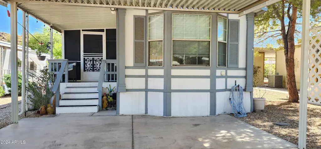 2233 E Behrend Dr #41