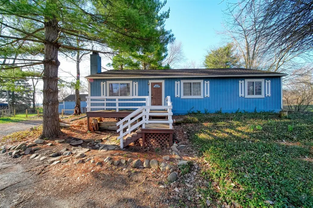 6112 Bemis Rd