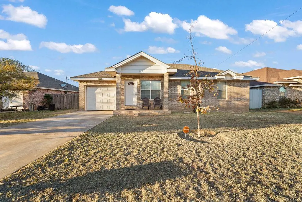 414 W Dengar Ave