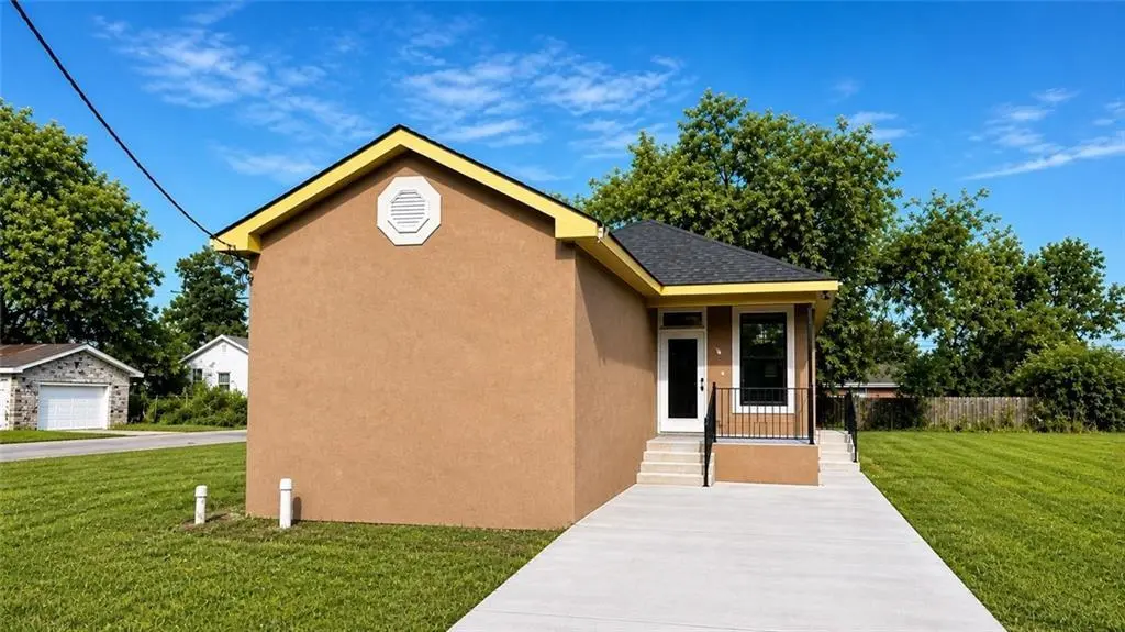 1337 Charbonnet St