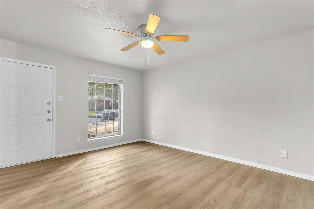 6470 Tumbling Creek Trl