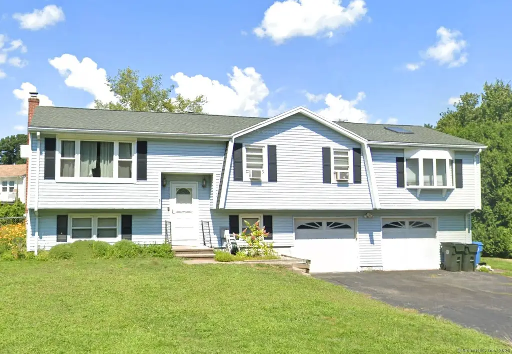 51 Towne Dr
