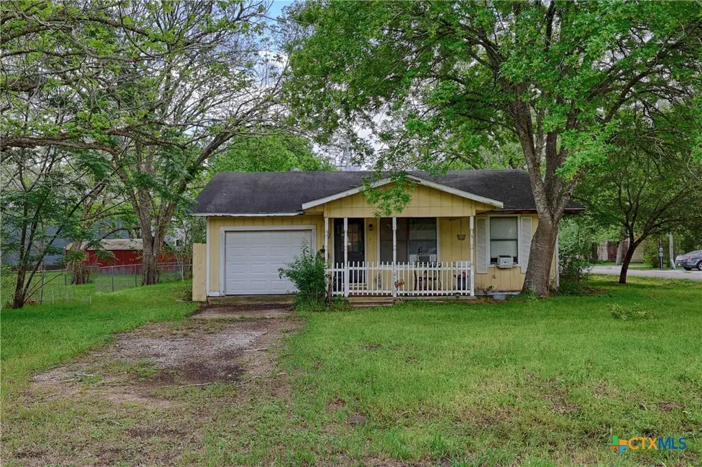 405 W Live Oak St
