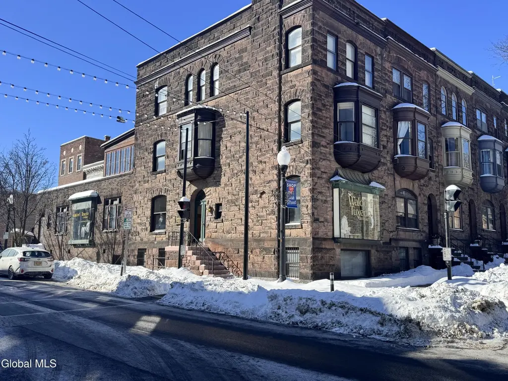 204 Lancaster St
