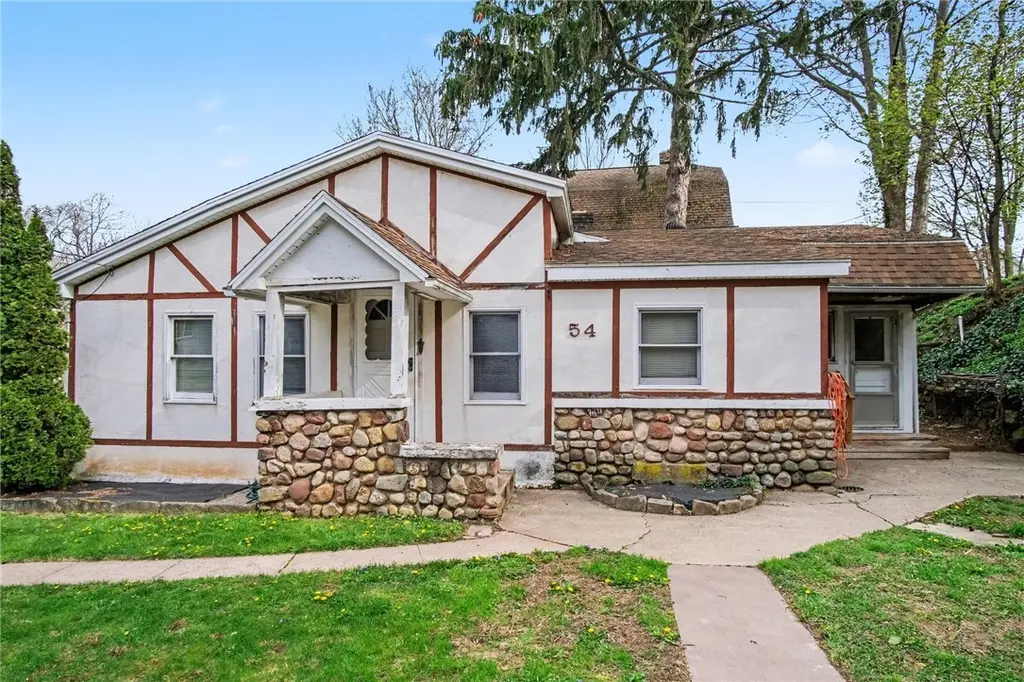54 Nixon Dr