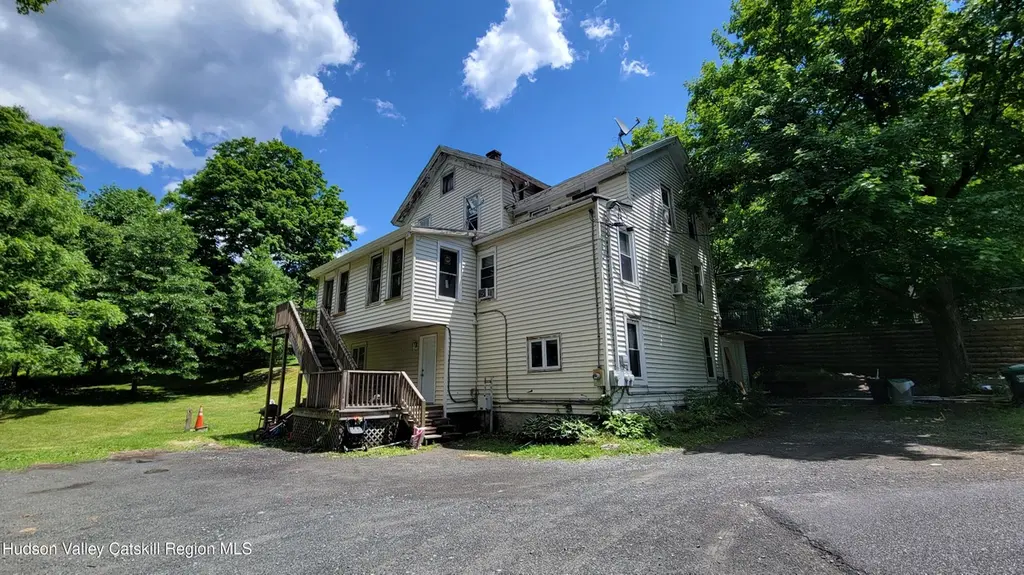 22 Spring St