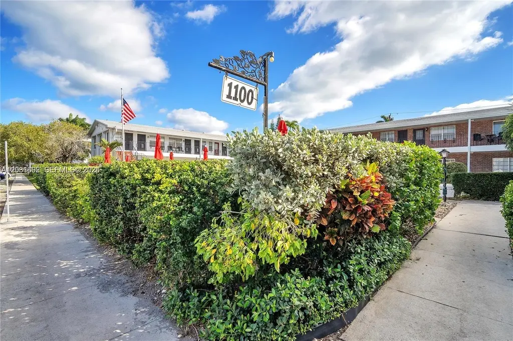 1100 Atlantic Shores Blvd #402