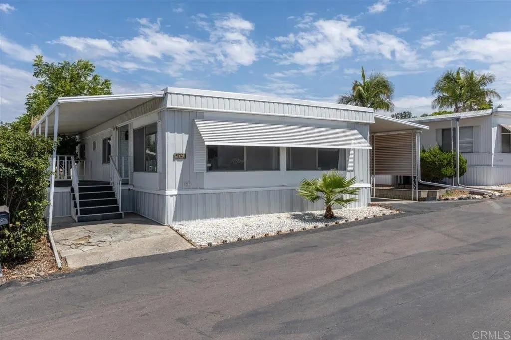 718 Sycamore Ave #109