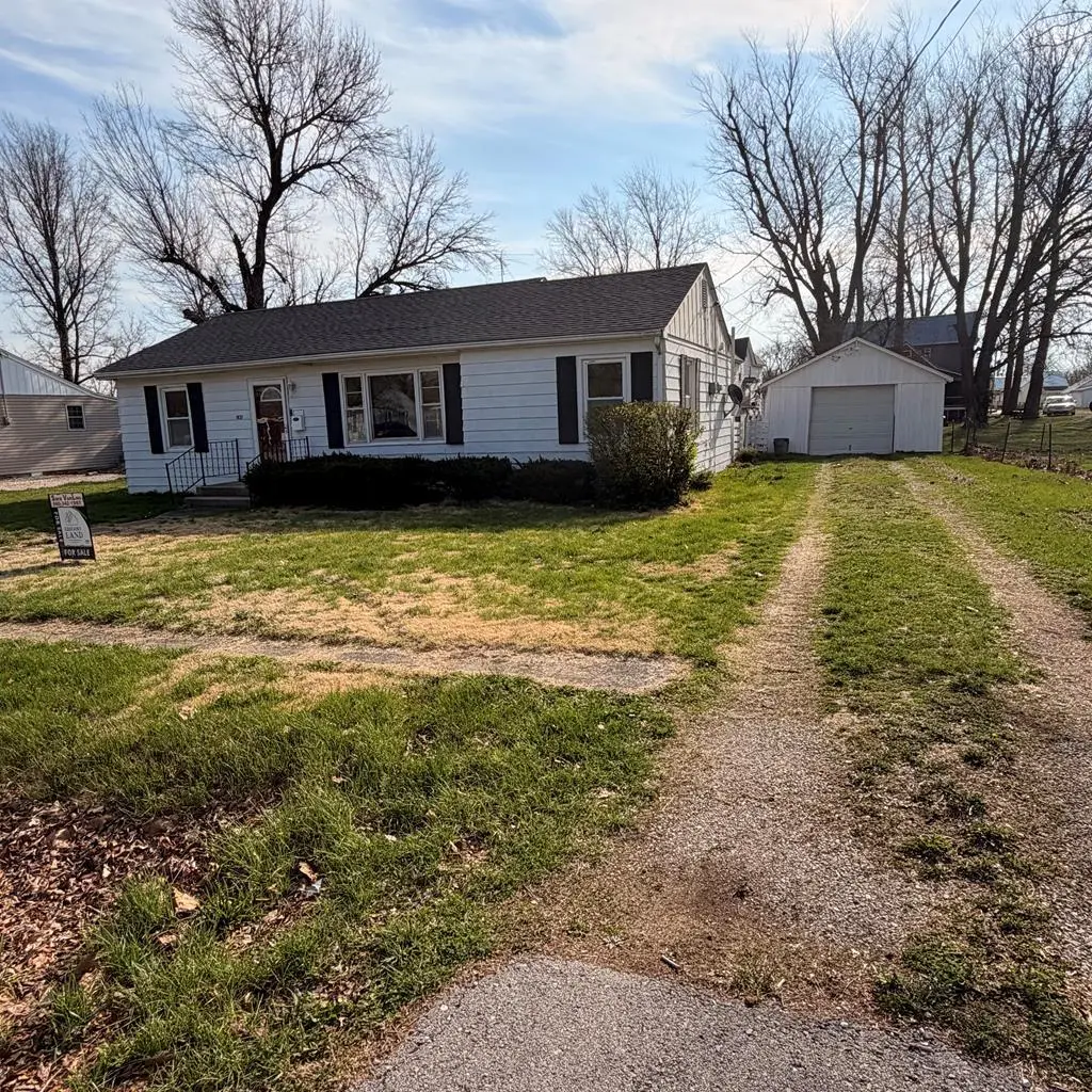 108 Circle Dr