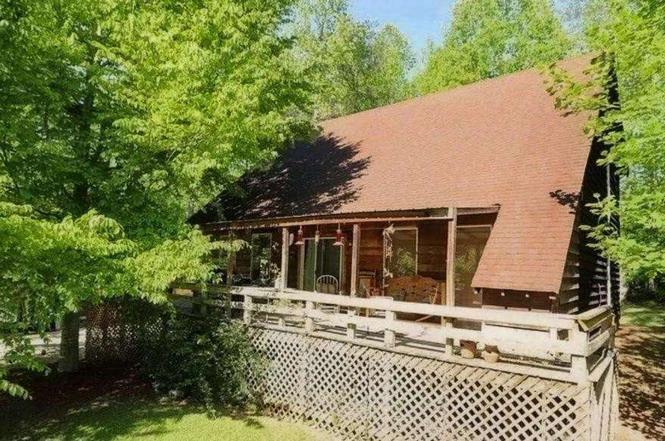 465 Lakeside Trl
