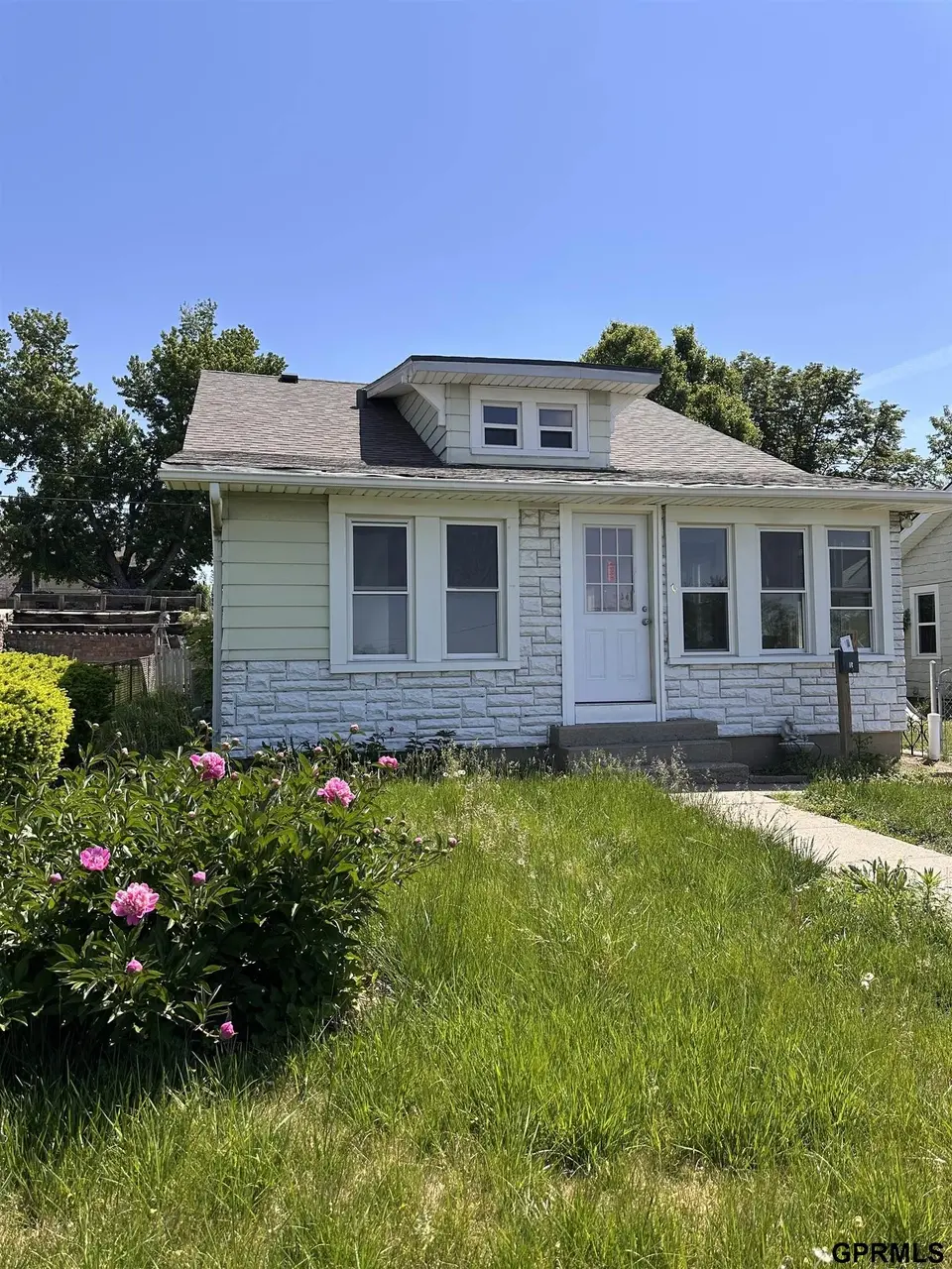 5421 23 St
