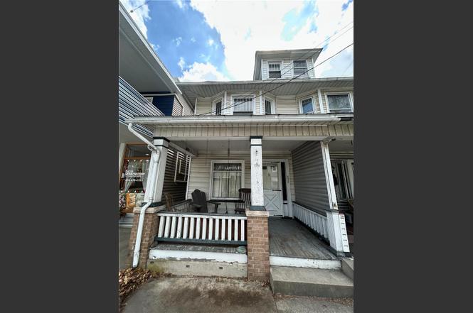 452 S Main St