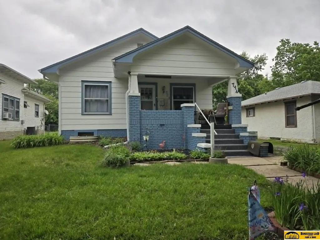 714 N 10th St