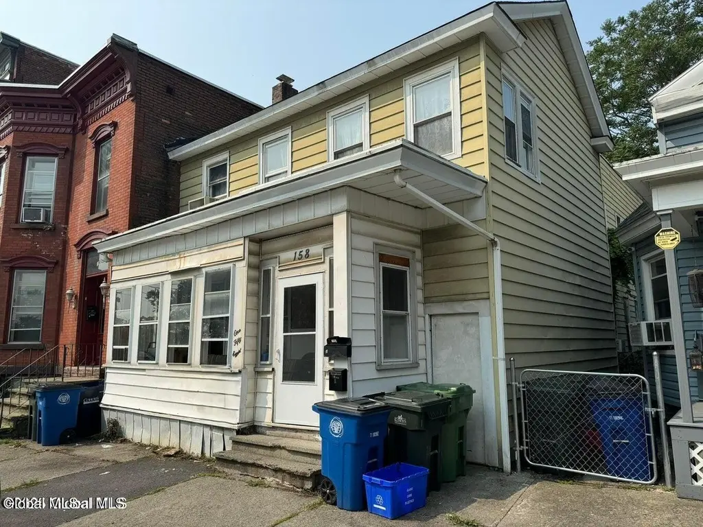 158 Mohawk St