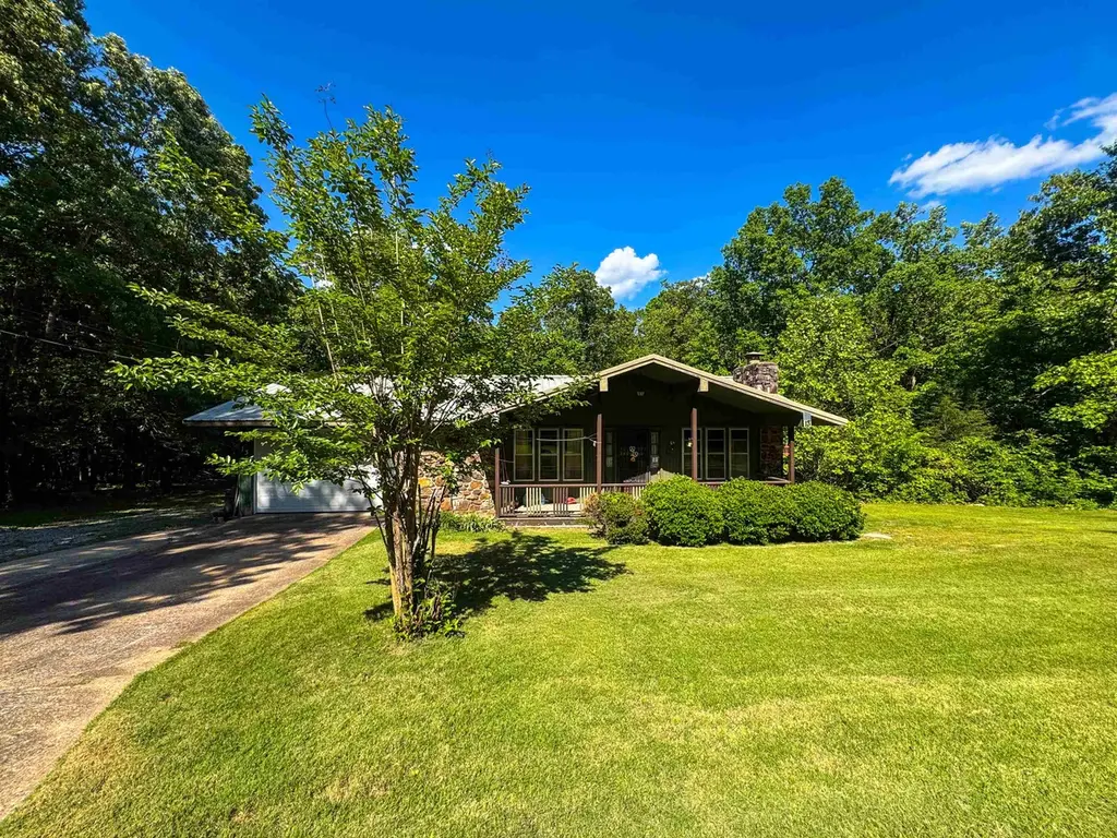 13 Iowa Dr