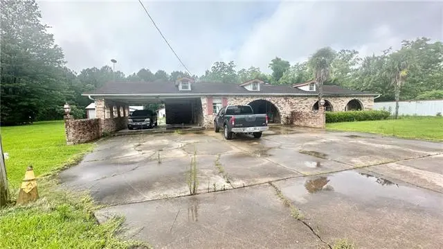 910 Highway 1194 Hwy