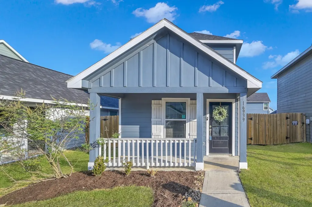 16939 Marie Village Dr