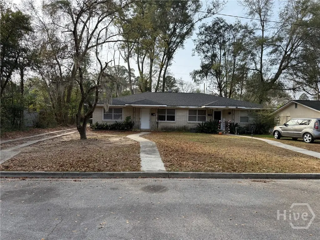 2101 Oakland Ct Unit A & B