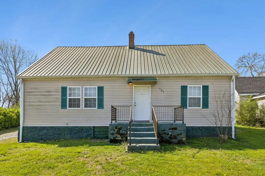 731 Cedar St