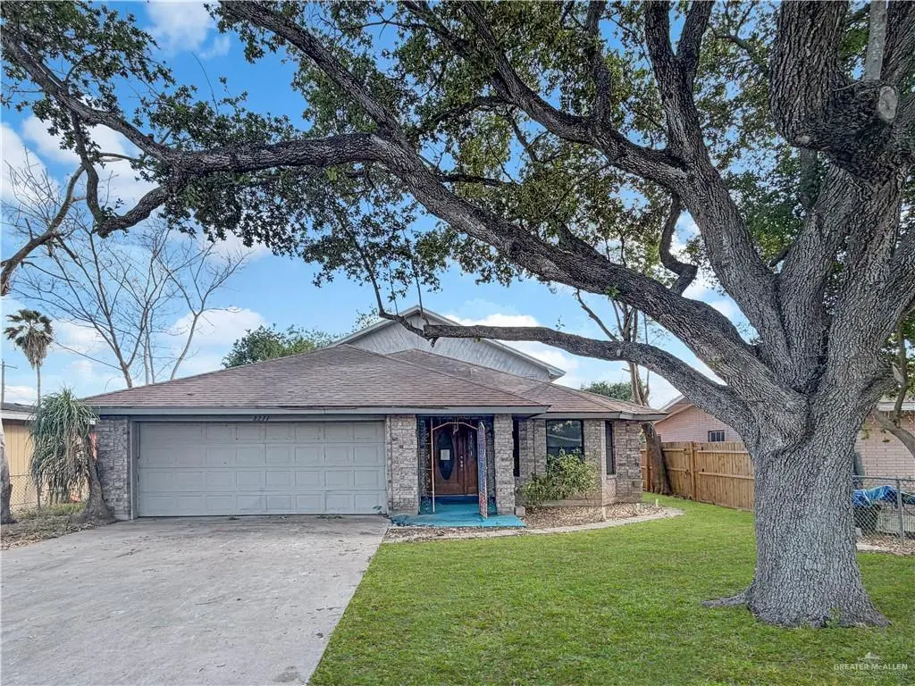 2211 W Hackberry Ave