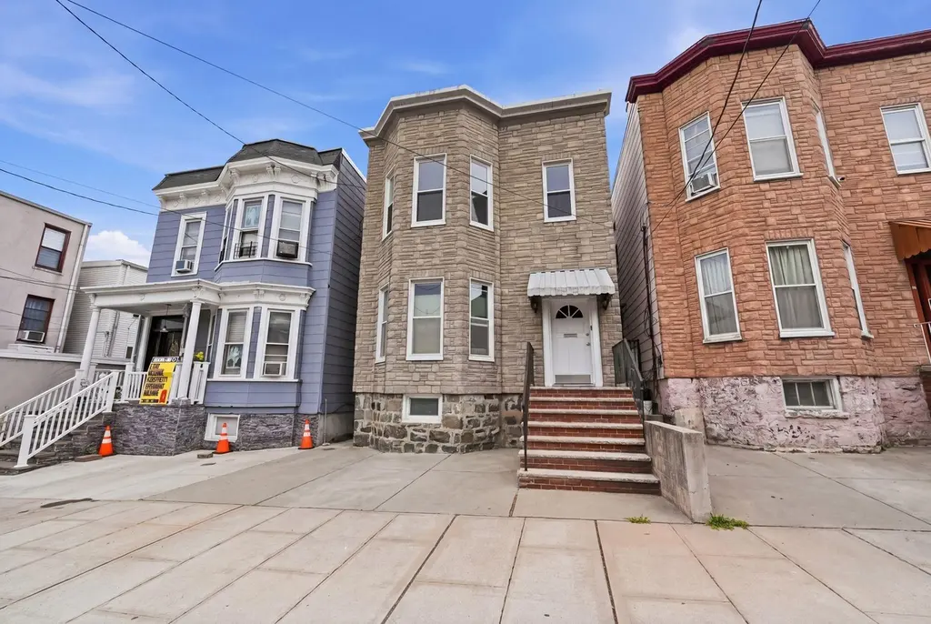 720 15TH St