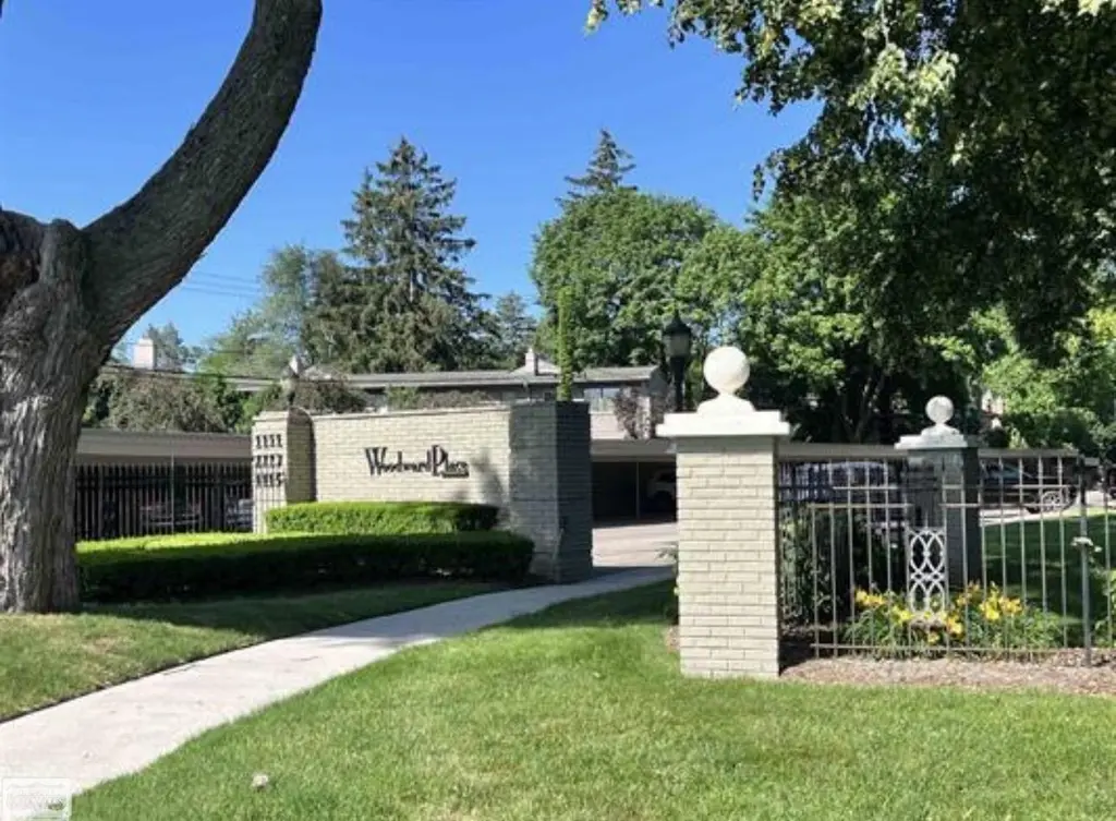 1115 N Old Woodward Ave #71
