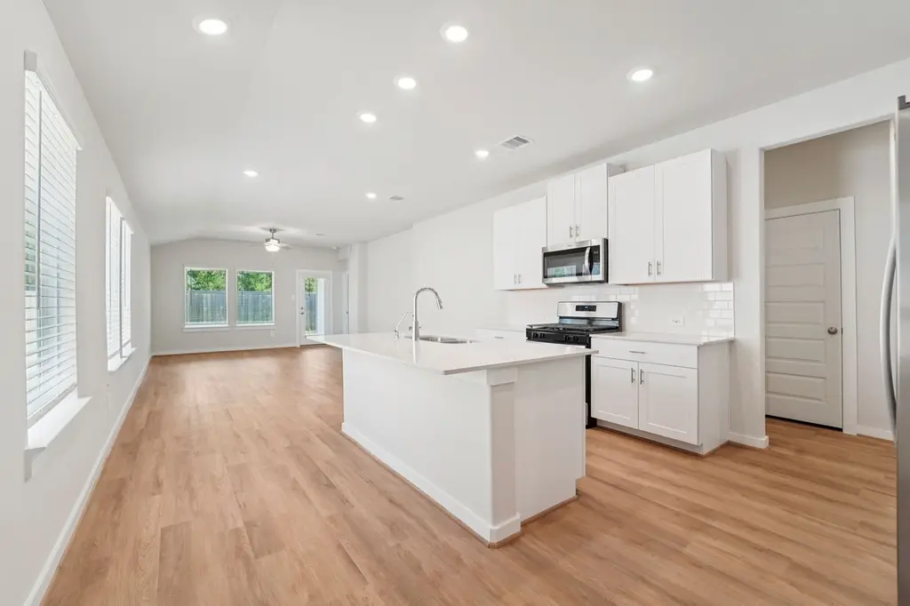 14175 Granger Pointe Ln