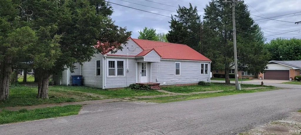 400 E Race St