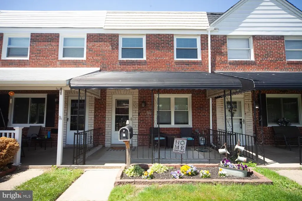 2215 Searles Rd