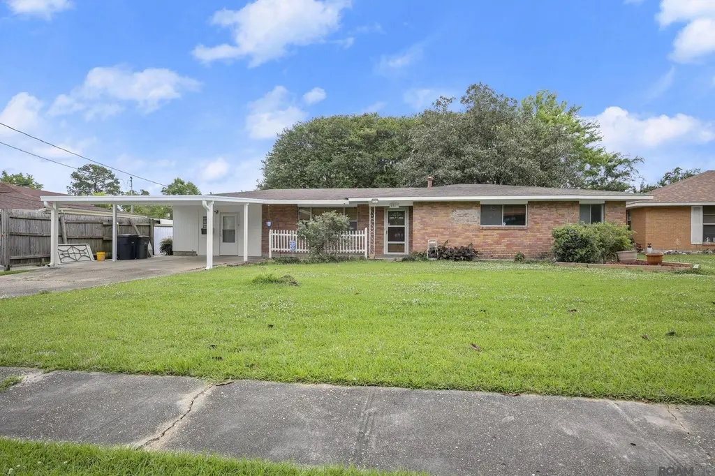 4547 E Essen Heights Ct