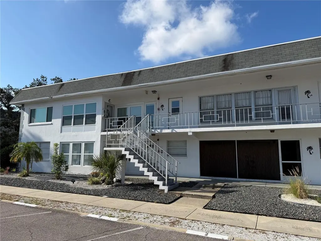 1221 Drew St Unit D9