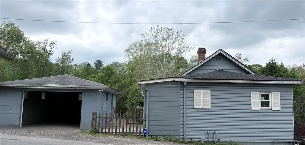 320 Beallsville Rd