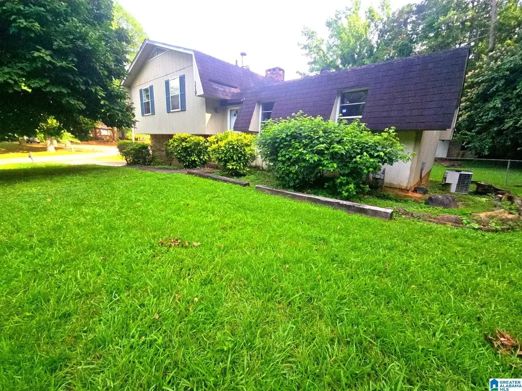 319 Burgundy Dr