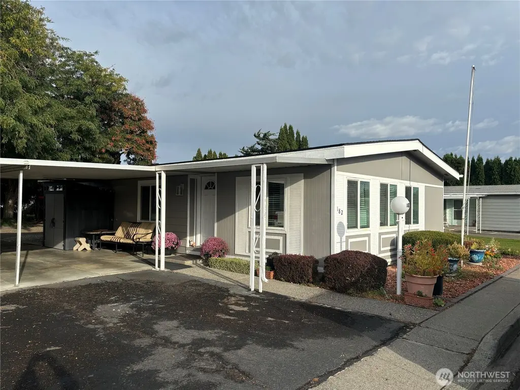 7901 W Clearwater Ave #182