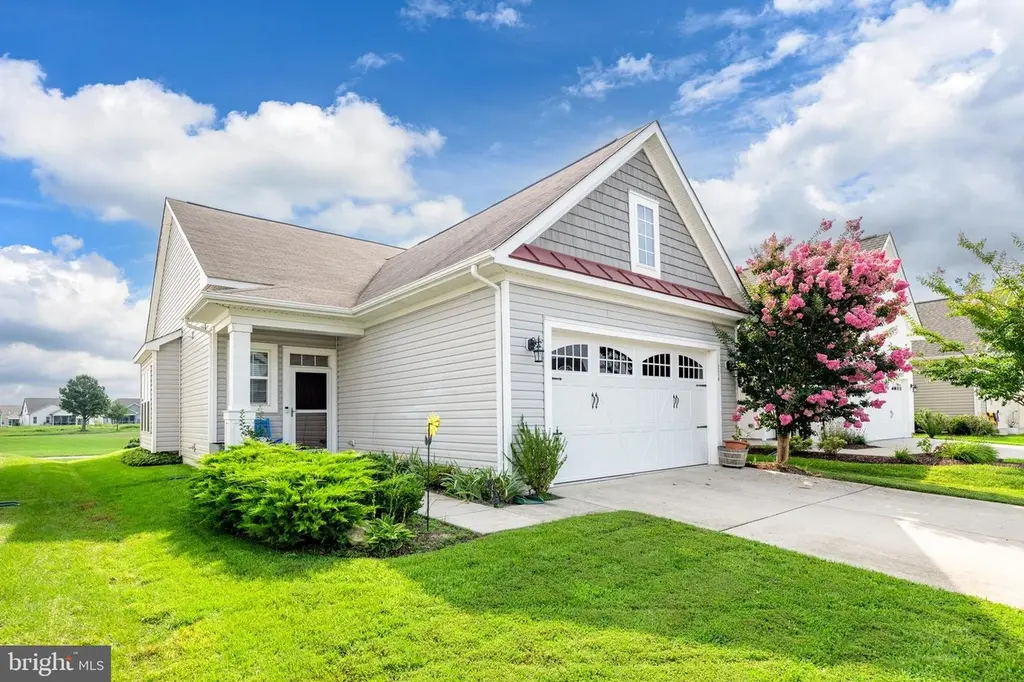 134 Waterside Dr