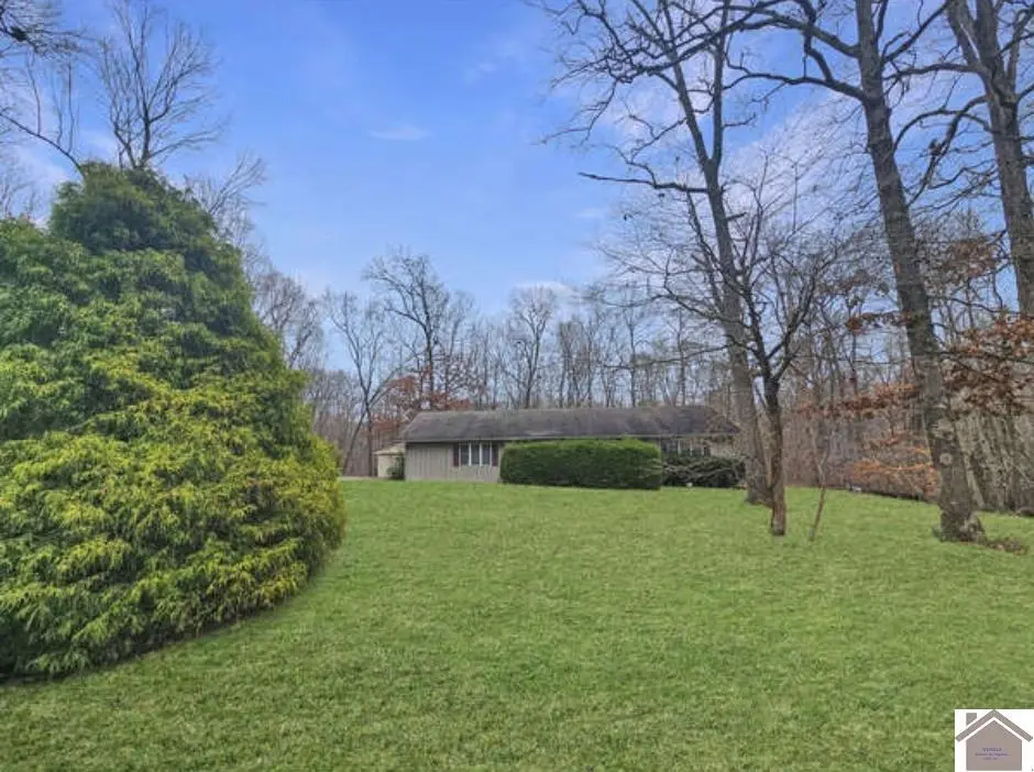 823 Sunset Dr