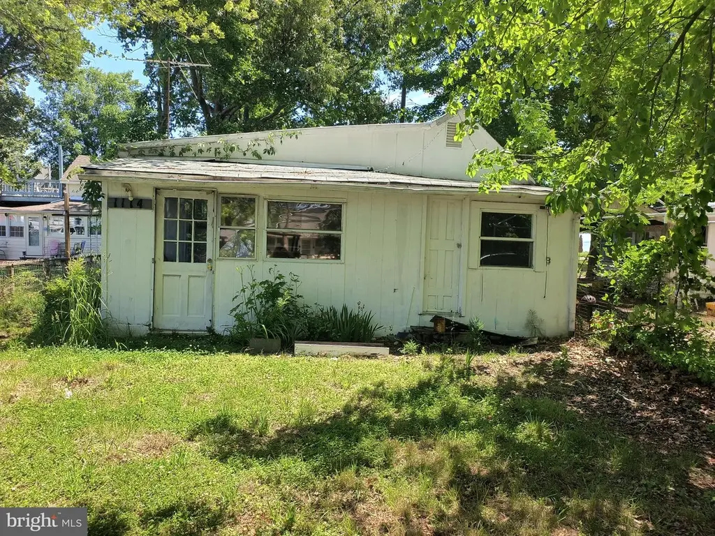 1114 Lossing Ave