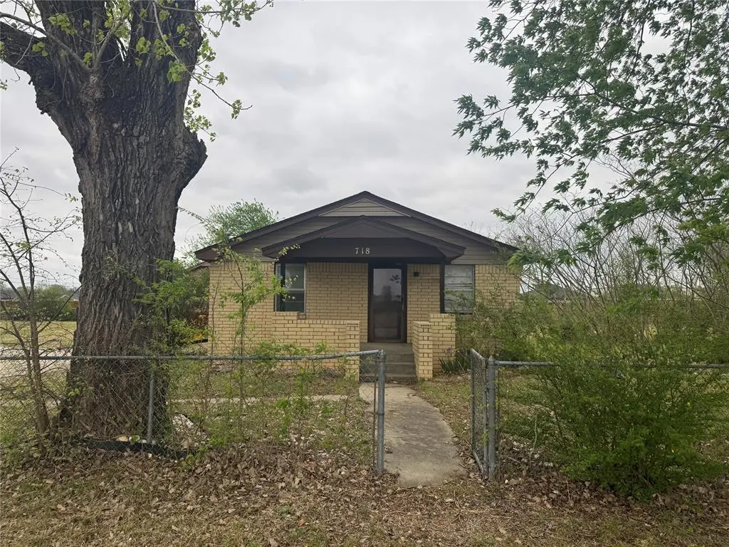 718 Ideal St