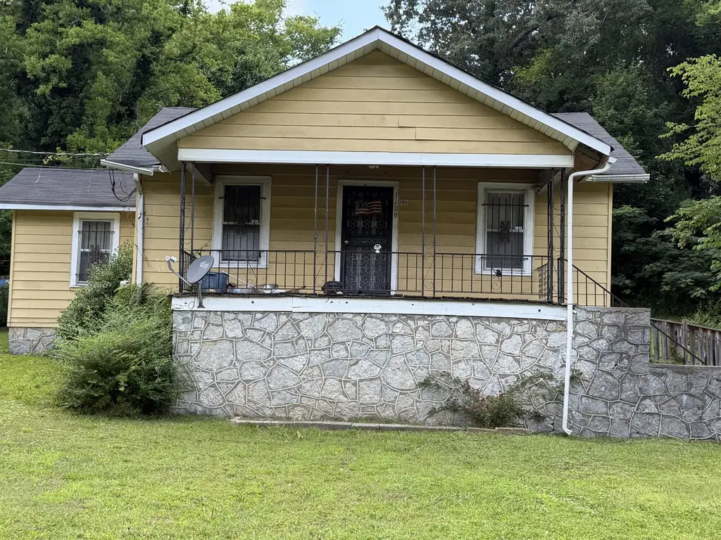 1109 Greenwood Rd