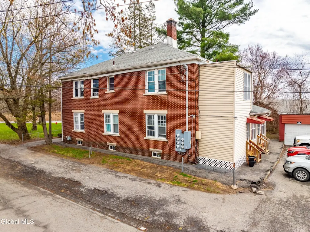 3290 Balltown Rd