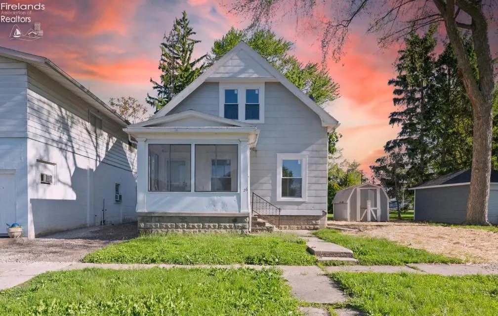 226 W 5th St