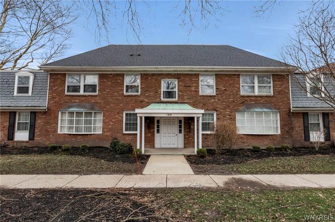 1370 Maple Rd #5