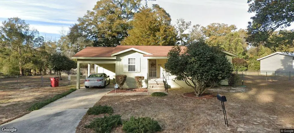 658 W Griffith Ave